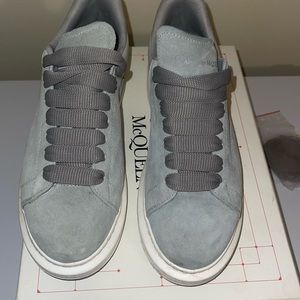 AUTHENTIC ALEXANDER MCQUEEN SNEAKERS